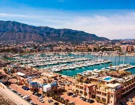 V14 Bajo De 3 En Residencial * Dénia